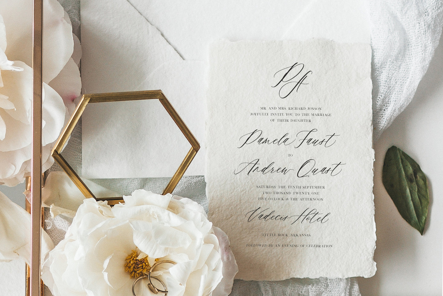 Saint Viet | Calligraphy Font